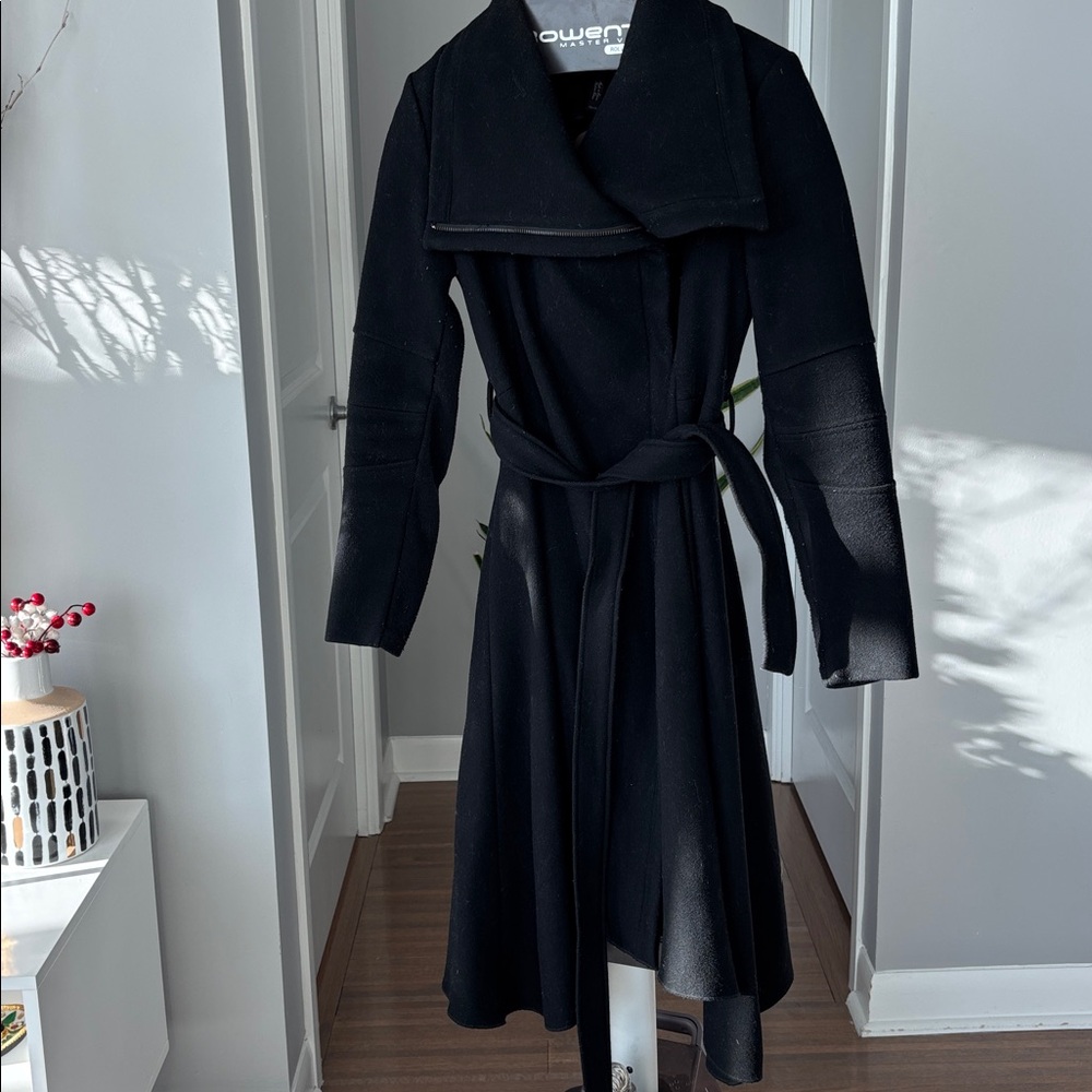 BCBGMAXAZRIA Women's  Black Wool Coat